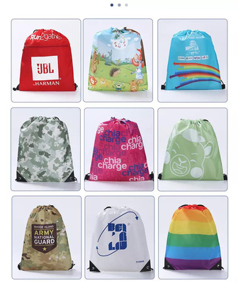 Tas ransel dengan logo khusus dicetak